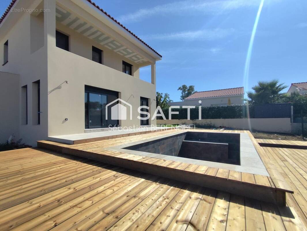 Photo 1 - Maison à ROUJAN