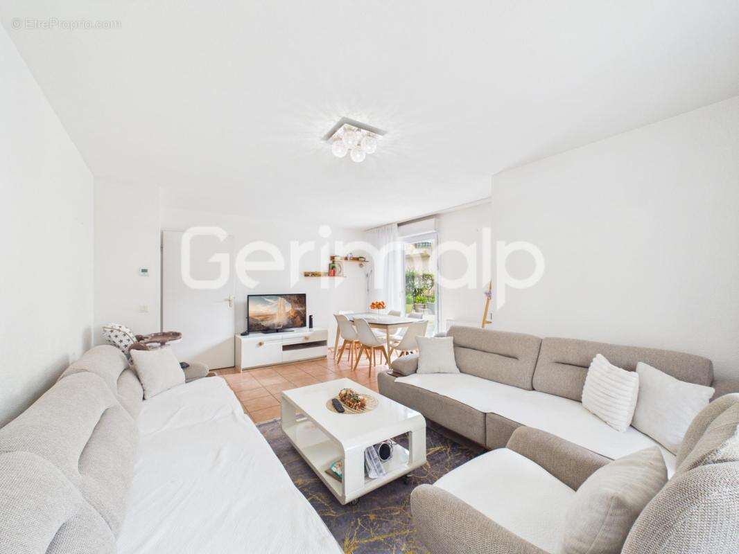 Vente - Appartement - 4 pièces + cuisine - 75 m² - 398 000 € - - photo 5