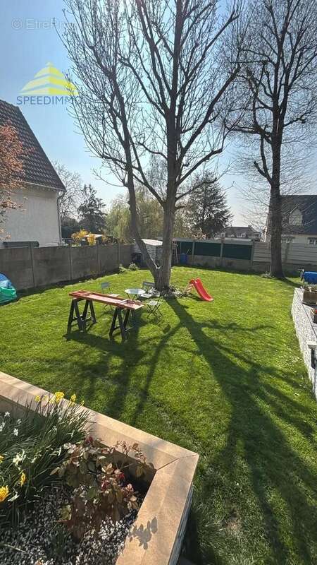 Maison à VARENNES-JARCY