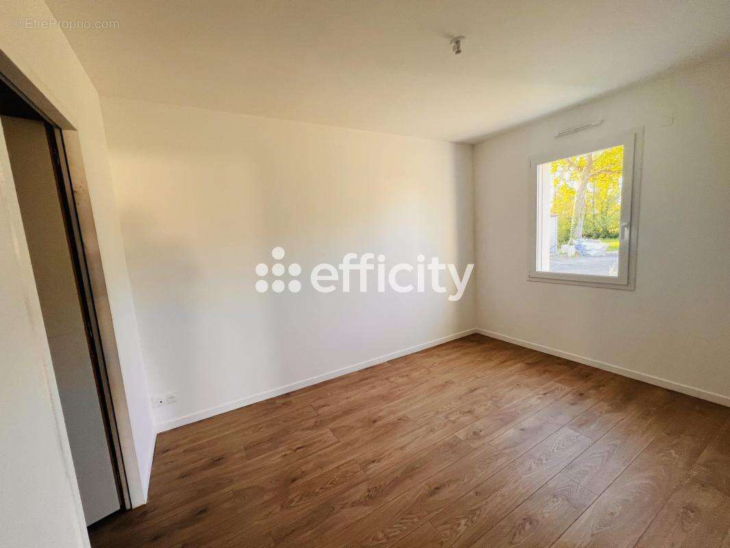 Maison à NIEUL-LE-DOLENT