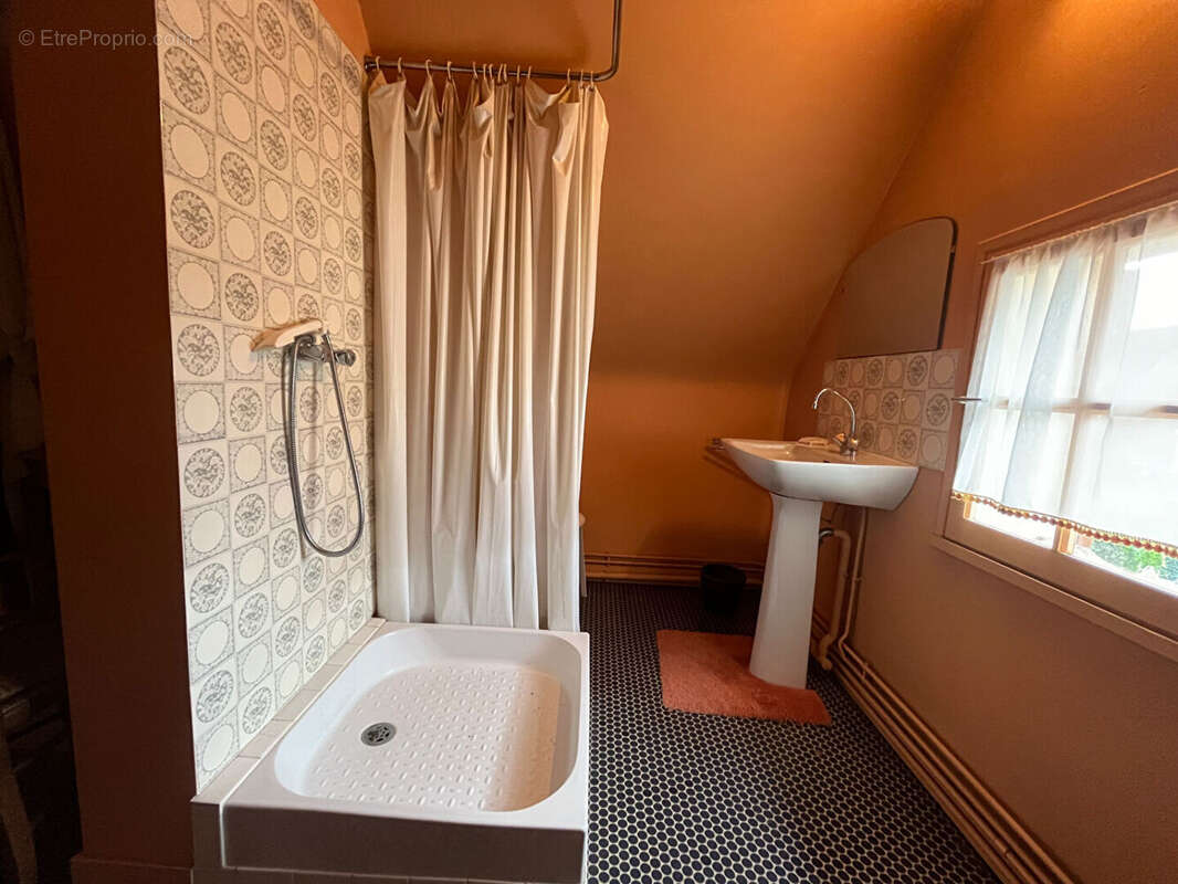 Maison à BRINON-SUR-SAULDRE