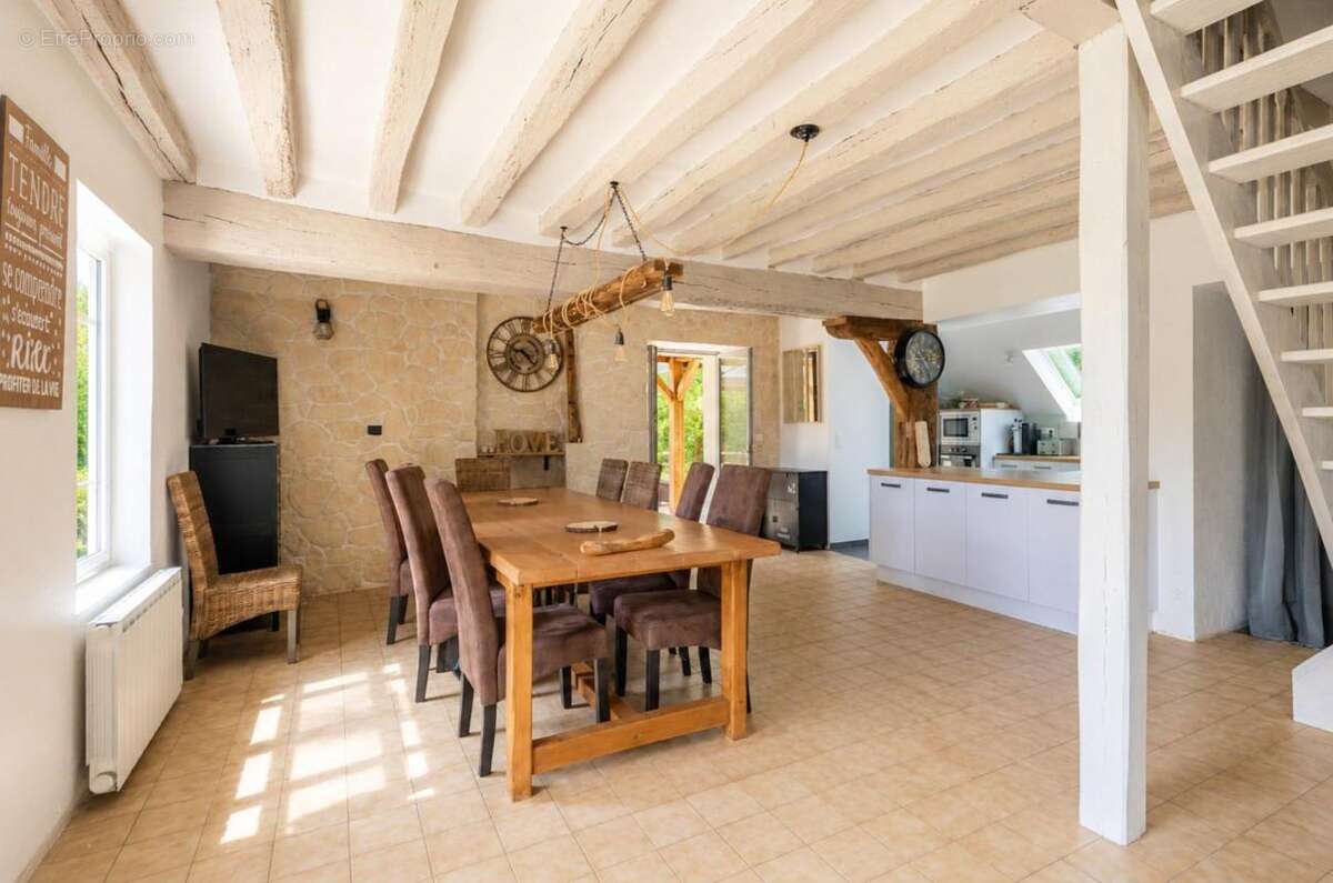 Maison à MONTFORT-LE-GESNOIS