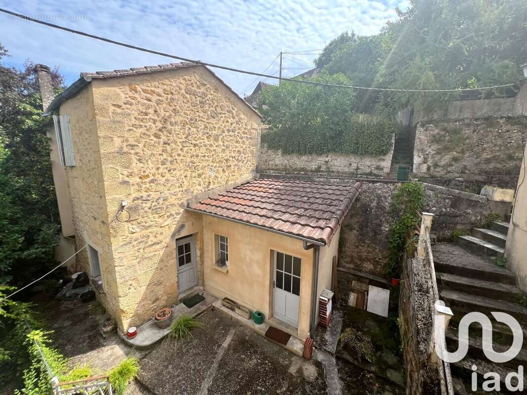 Maison 143 m² à Couze-Et-Saint-Front  - photo 3