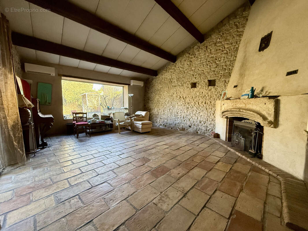 Maison à MILHAUD