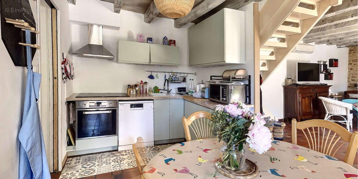 Maison à SAINT-CHAMASSY