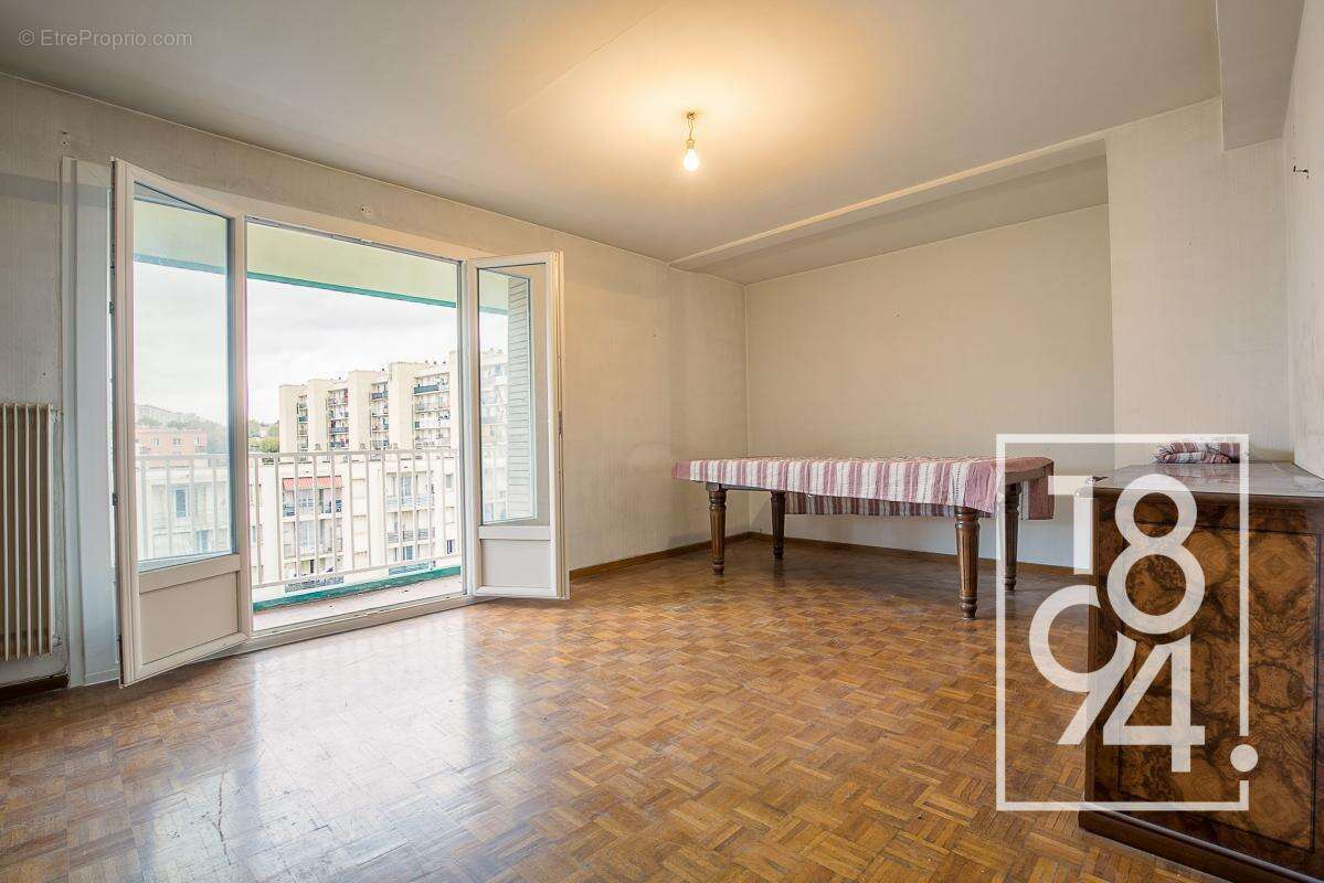 Appartement à MARSEILLE-13E