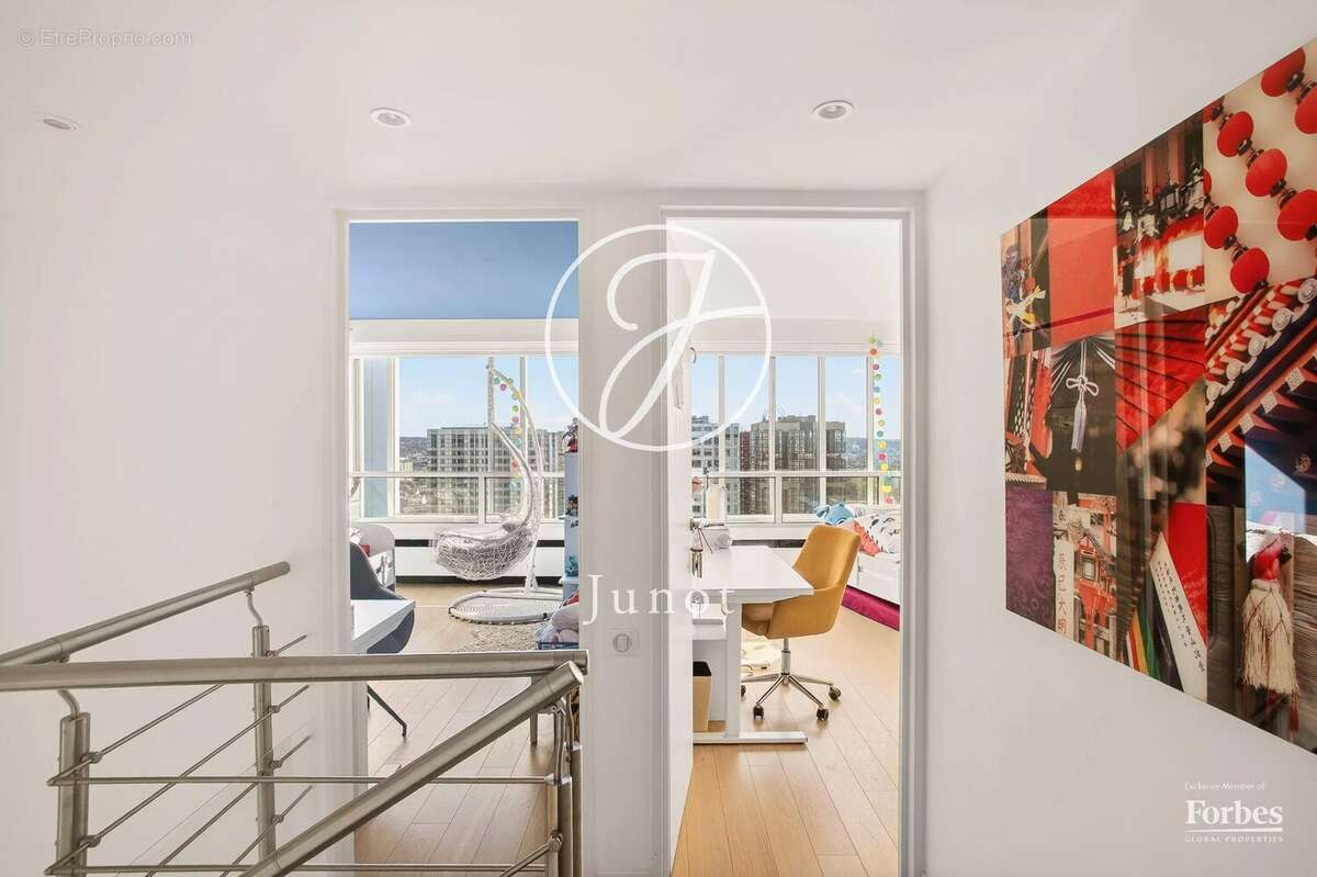 Paris 15e - TOUR DE MARS / QUAI DE GRENELLE - Appartement - 5 pièces - 114,58m² Carrez - 3 chambres - Vue exceptionnelle - Expos - photo 12