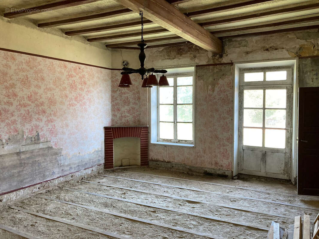 Maison à FRANGY-EN-BRESSE