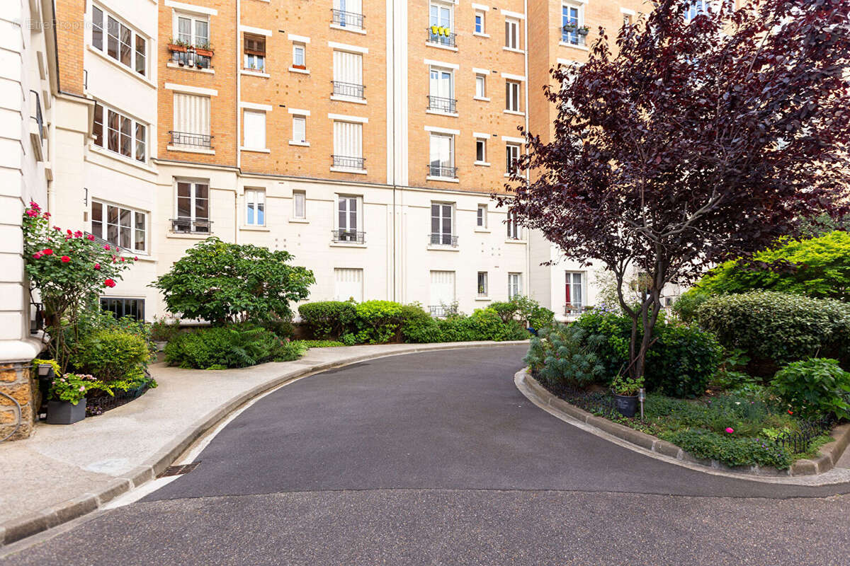 Appartement à COURBEVOIE