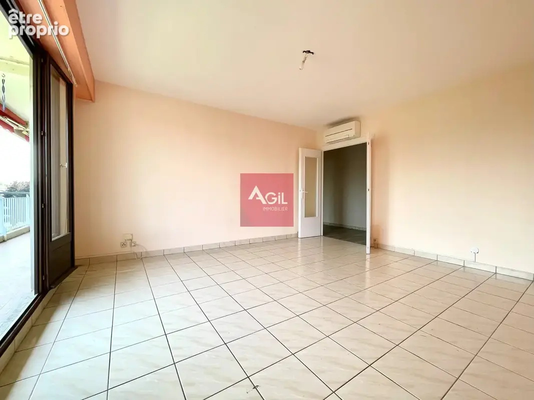 ECHIROLLES - T4 de 94m2 avec grand balcon - photo 3