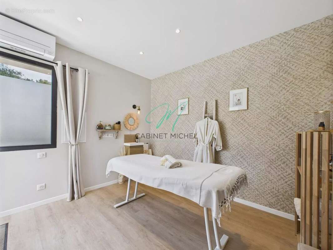 Maison à ROQUEFORT-LES-PINS