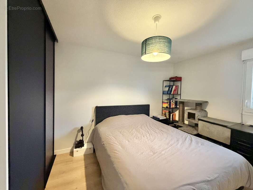 Appartement à LE PONT-DE-CLAIX