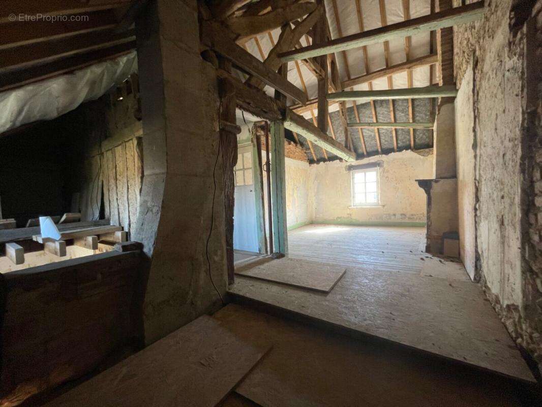 Maison à LA FERRIERE-AU-DOYEN