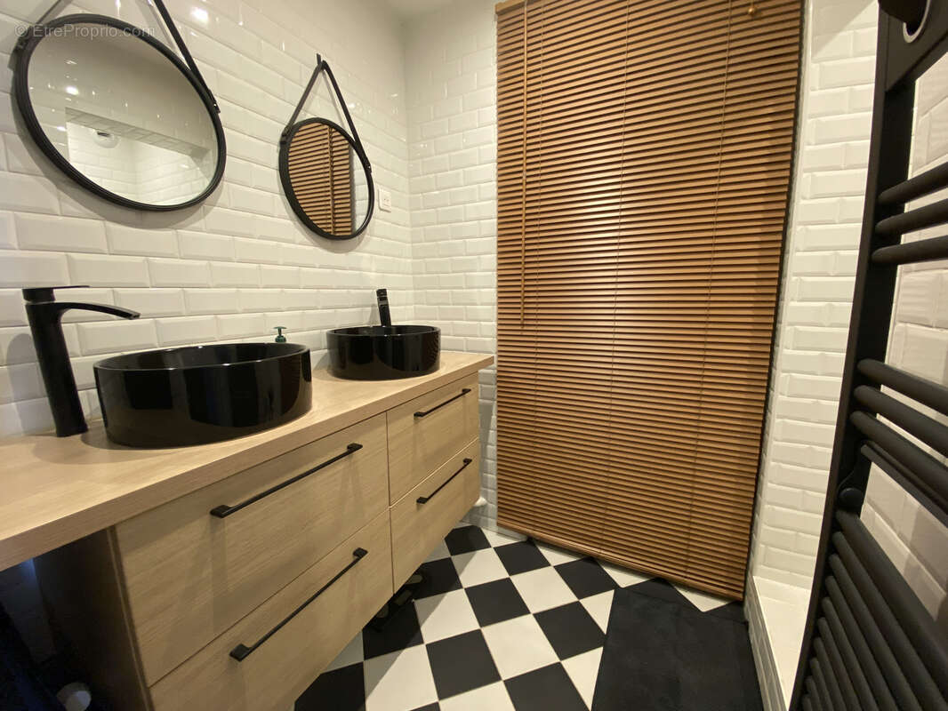 Appartement à LA VILLE-DU-BOIS