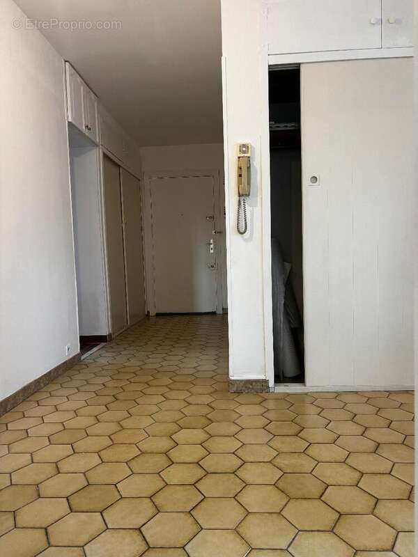   - Appartement à DRAGUIGNAN