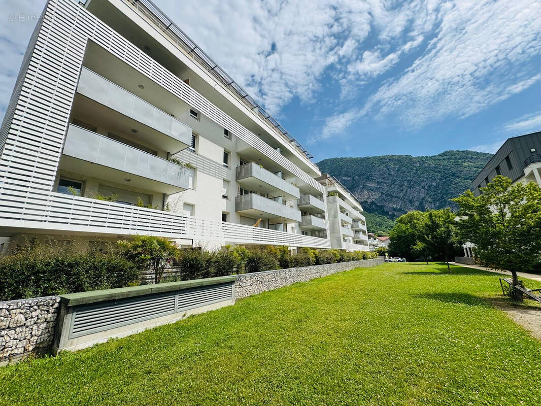 Appartement à SAINT-EGREVE