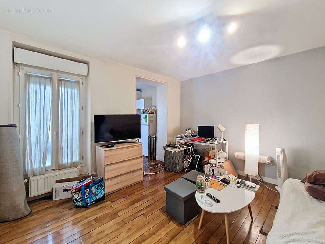 Appartement à PARIS-14E