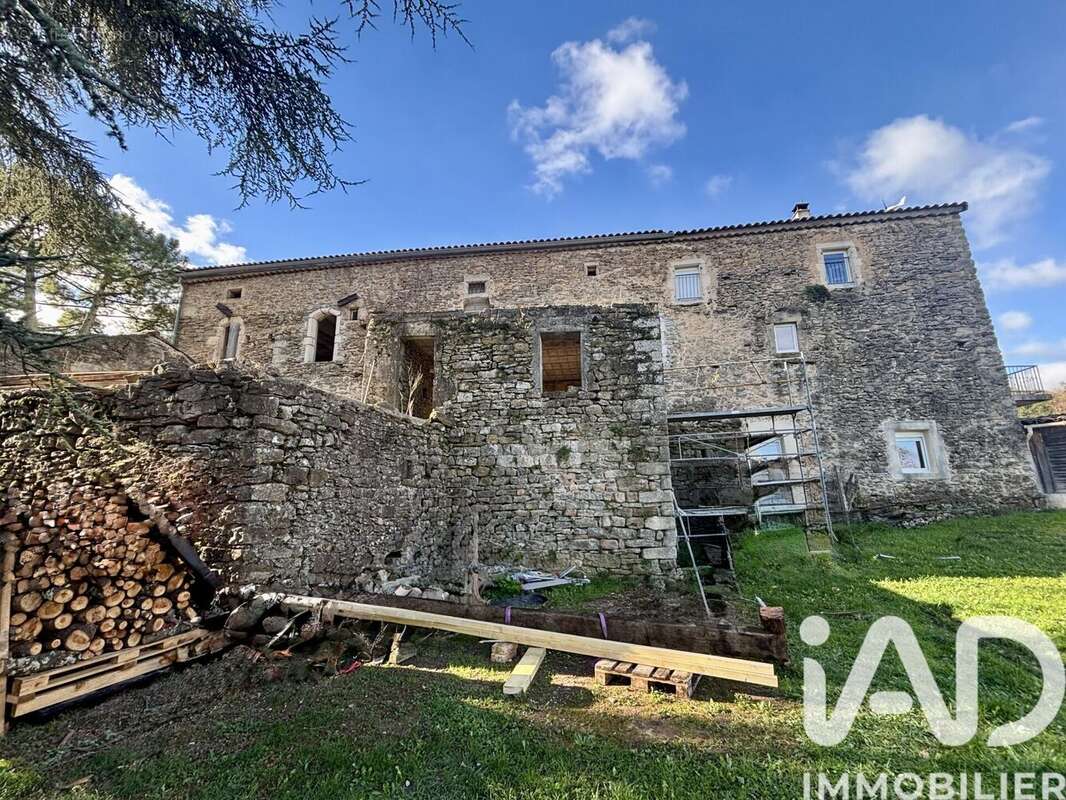 Photo 4 - Maison à SAINT-ETIENNE-DE-FONTBELLON