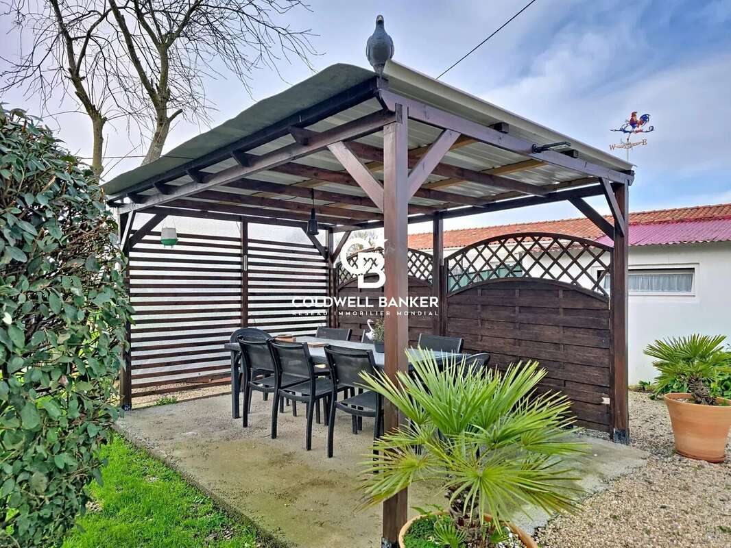 Maison à CHAMPAGNE-LES-MARAIS