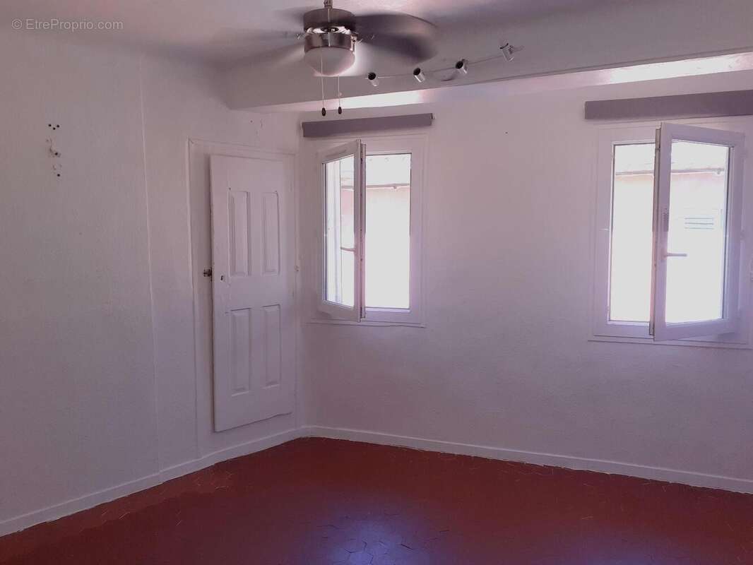   - Appartement à DRAGUIGNAN