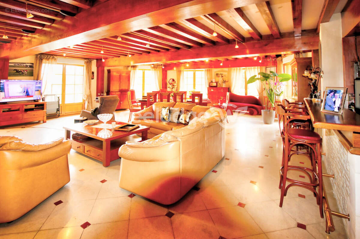 Maison à PONT-L'EVEQUE