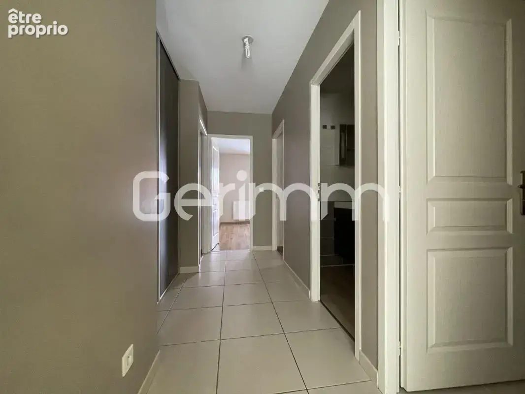 Vente - Appartement - 4 pièces + cuisine - 90 m² - 339 000 € - - photo 11