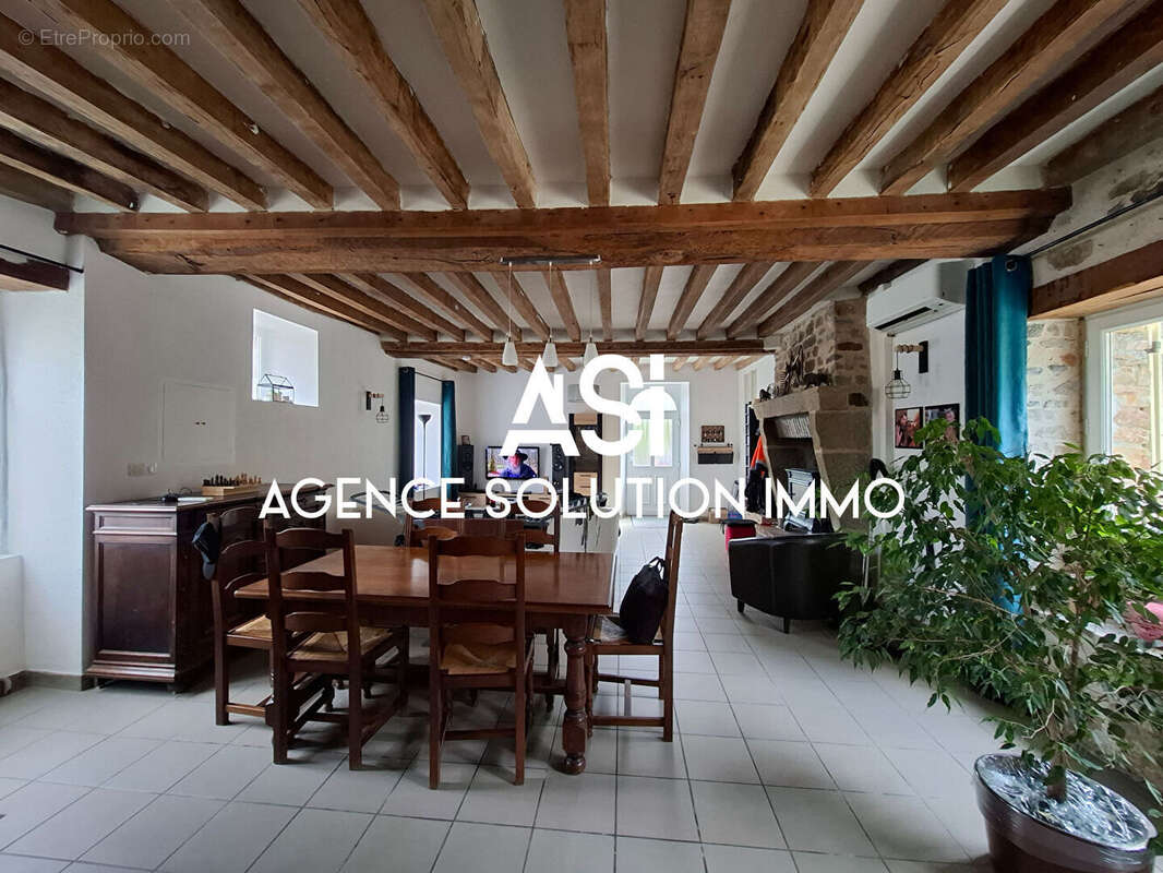 Maison à SAINT-PIERRE-SUR-ERVE