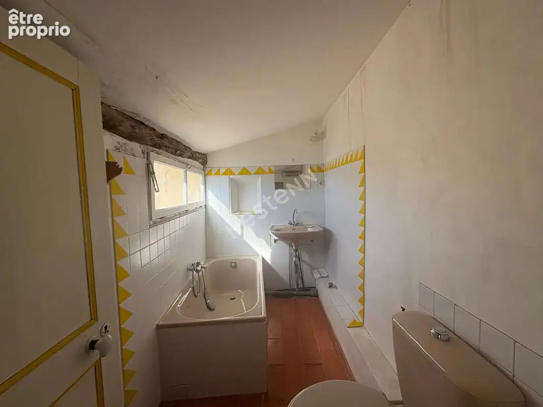 Vaugines  - 138 m² - 2 terrasses - vue - charme et fort potentiel - photo 11