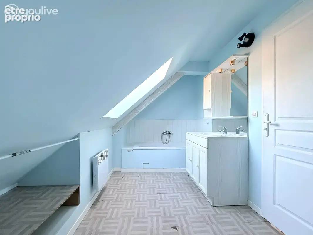 Maison à rafraîchir avec garage, grenier et fibre — Saint-Laurent-en-Caux — 147 000 € - photo 9