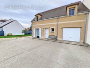 Maison à LE PERCHAY