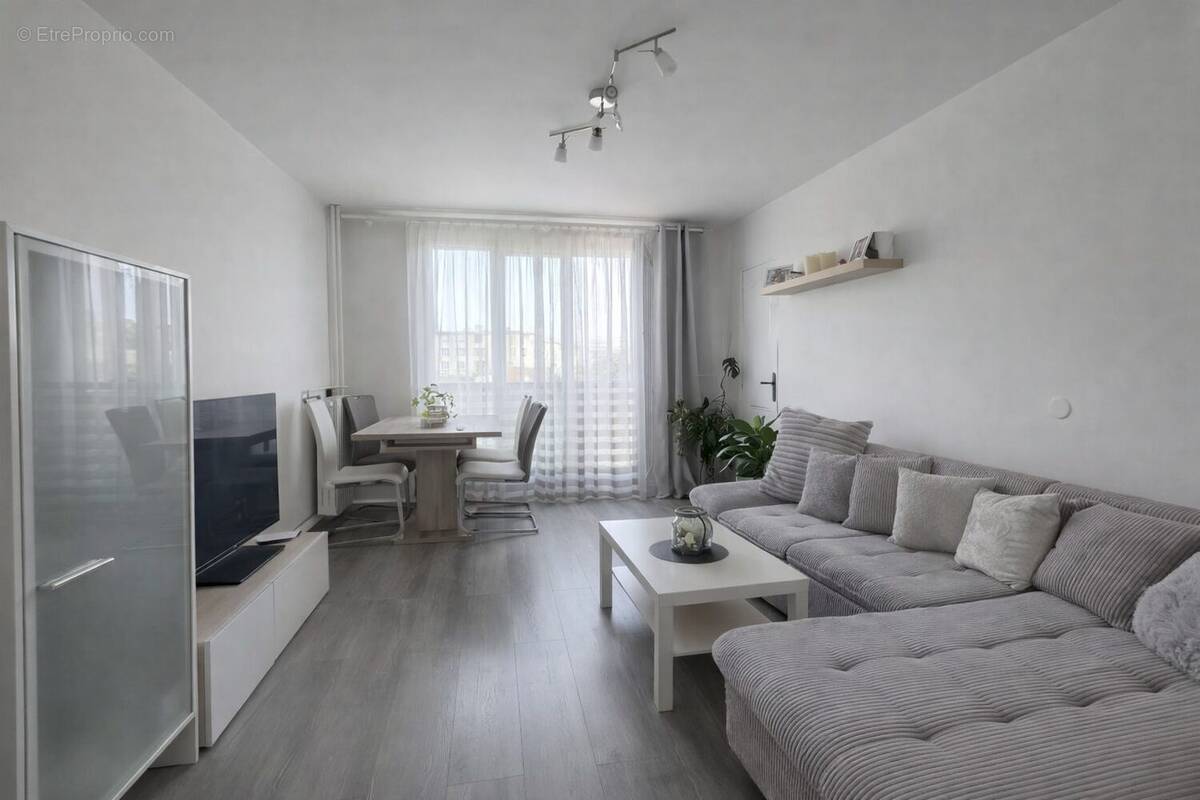 Appartement à LES PAVILLONS-SOUS-BOIS