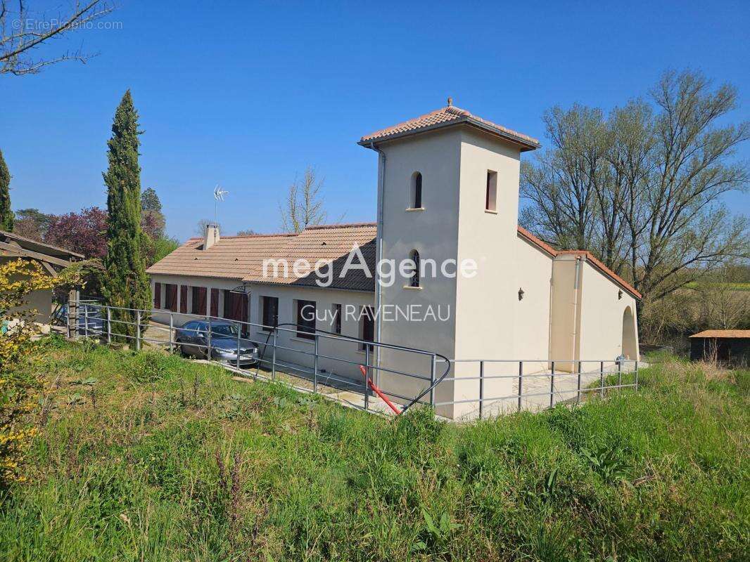 Maison à MONTREUIL-BELLAY