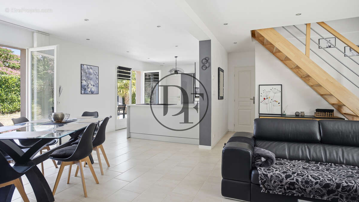 Maison recloses - 150m2 - photo 3