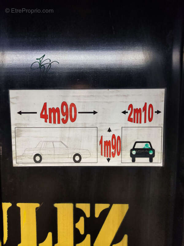 Parking à PARIS-20E