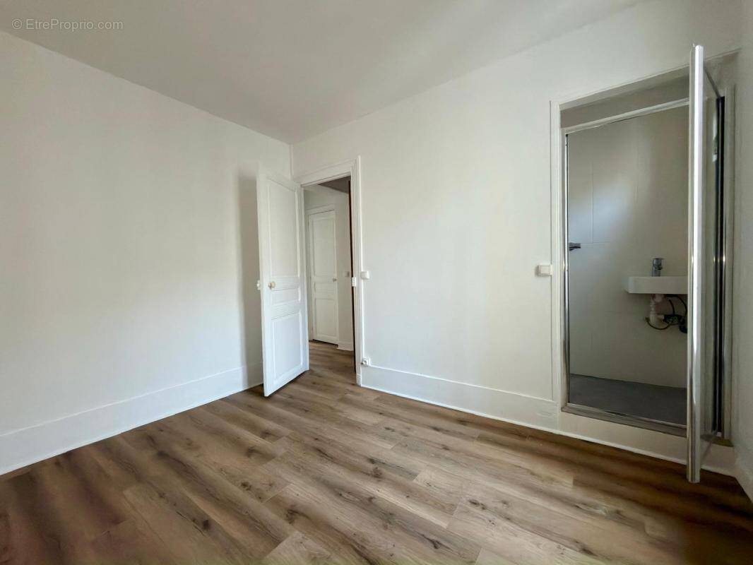 Appartement à SURESNES