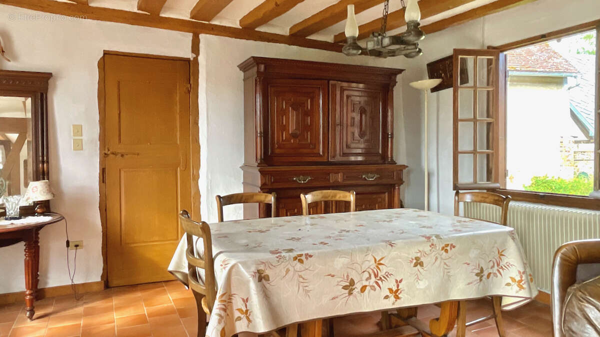 Maison de village avec bord de rivière - photo 6