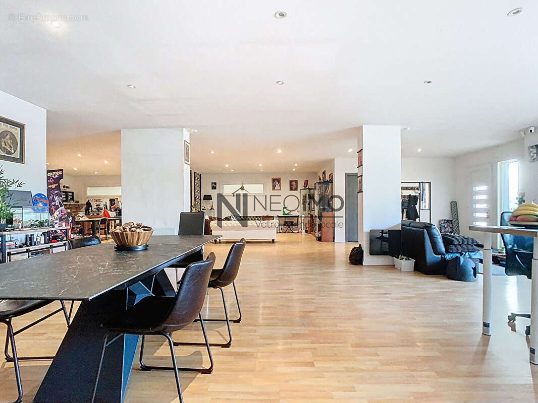 Commerce à CHATENOIS