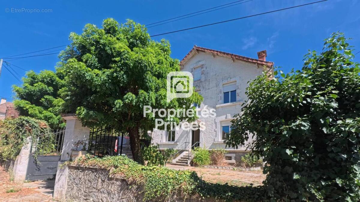 Maison à NONTRON