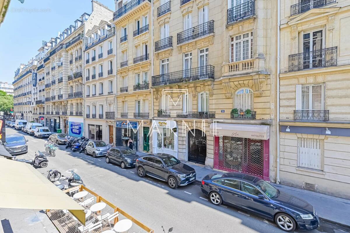 Appartement à PARIS-17E