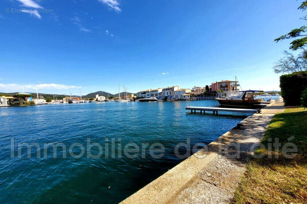 Appartement à GRIMAUD