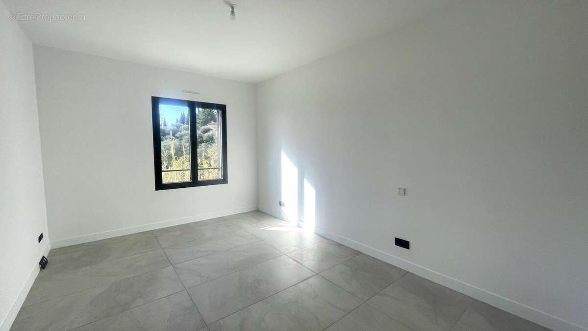 Appartement à OPIO
