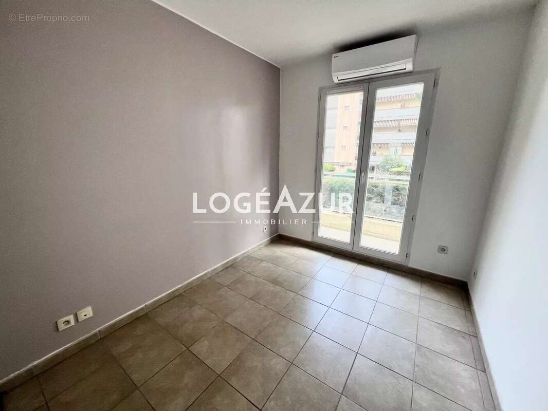 Vente appartement  antibes - 2 chambres - garage - photo 8