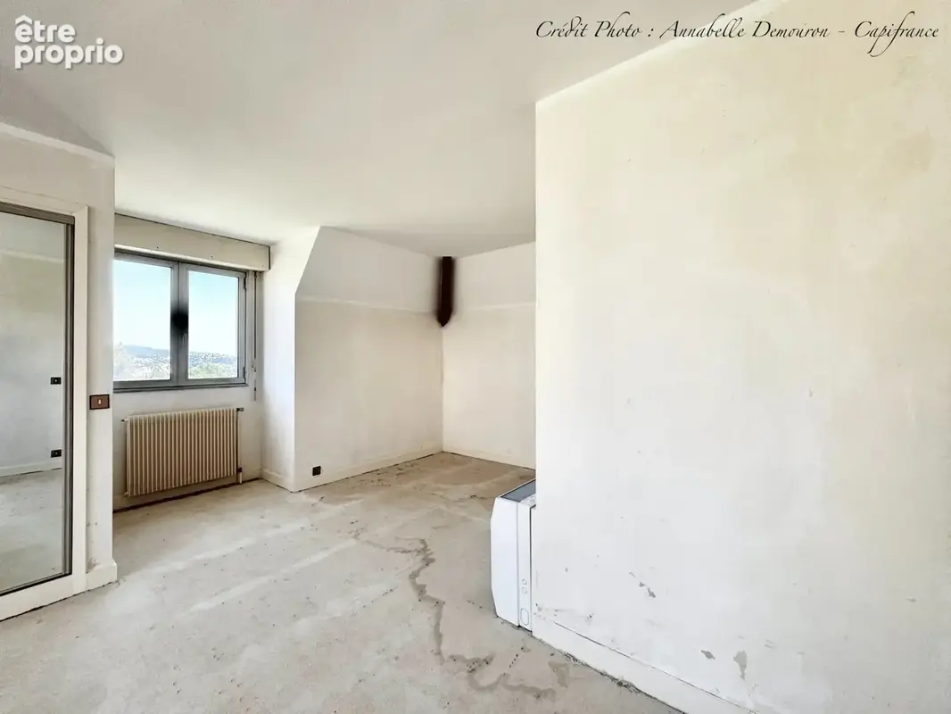 ROYAT - Grande maison familiale à rénover avec vue panoramique, terrain rare, piscine - photo 41