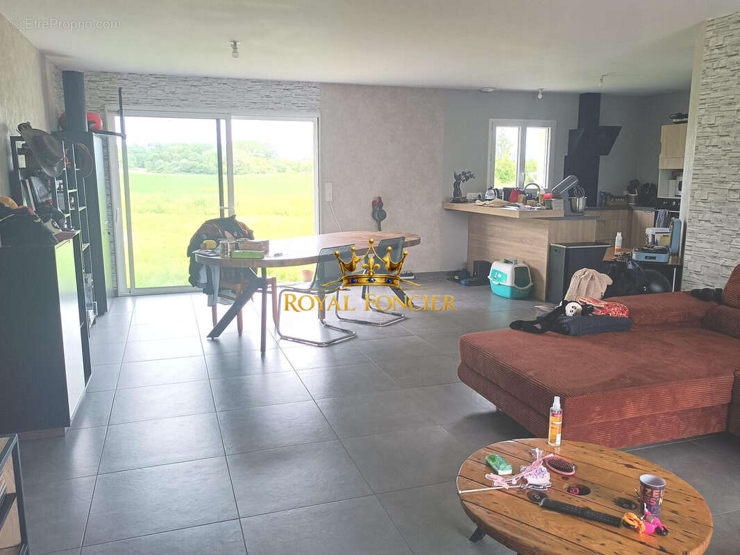 Maison 90 m² à Vaux-Sur-Vienne  - photo 2