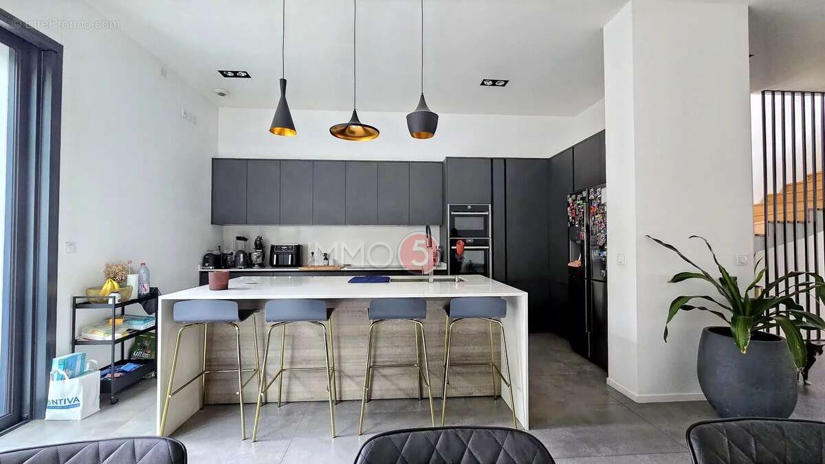 Maison à LES PAVILLONS-SOUS-BOIS