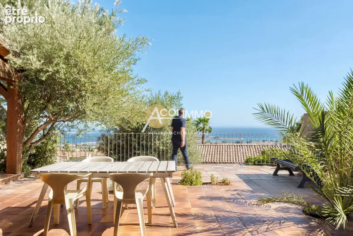 Bandol - propriété de caractère de 230 m2 - vue mer - terrain de plus de 2700m2 - photo 11