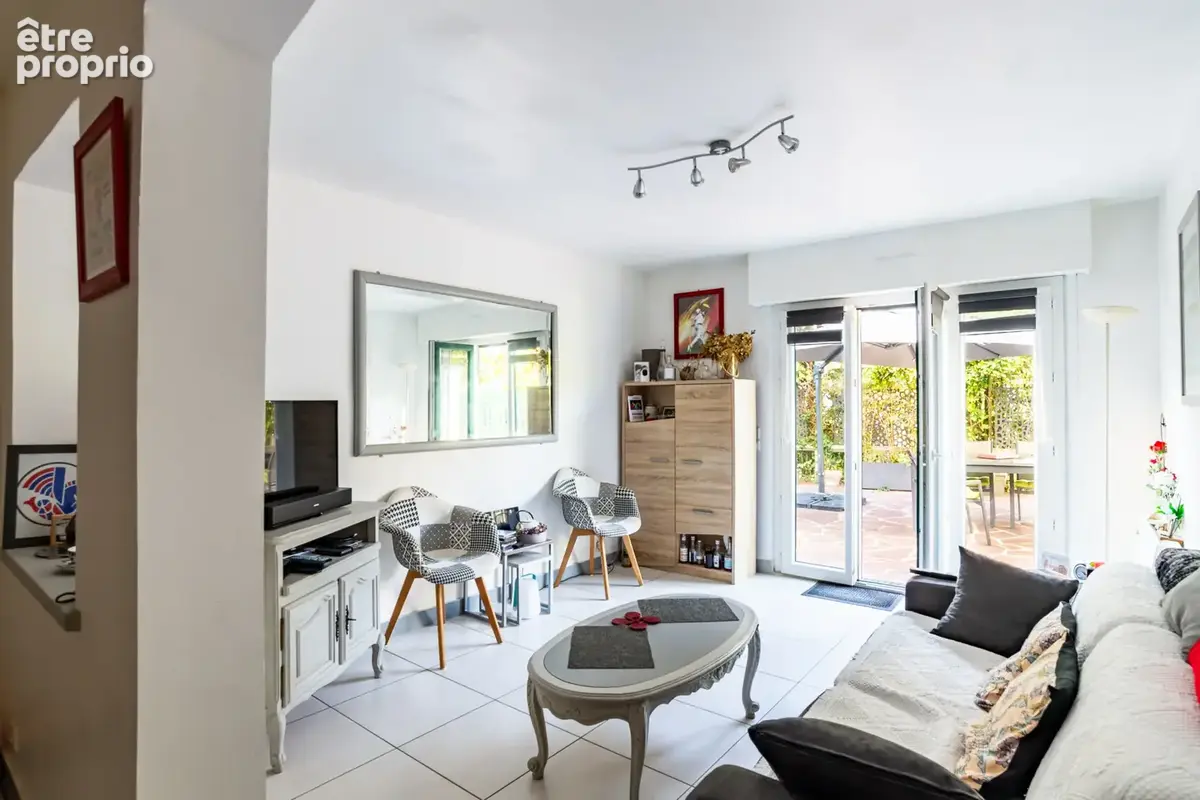 Appartement T3 avec terrasse, proche centre ville. - photo 2