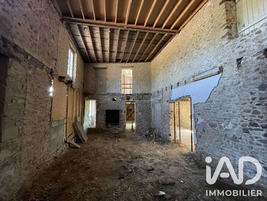 Maison 200 m² à Periers  - photo 6