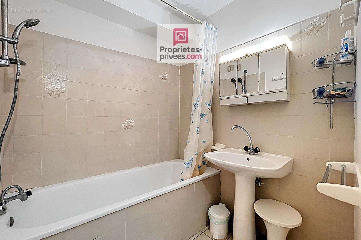 Appartement à GREOUX-LES-BAINS