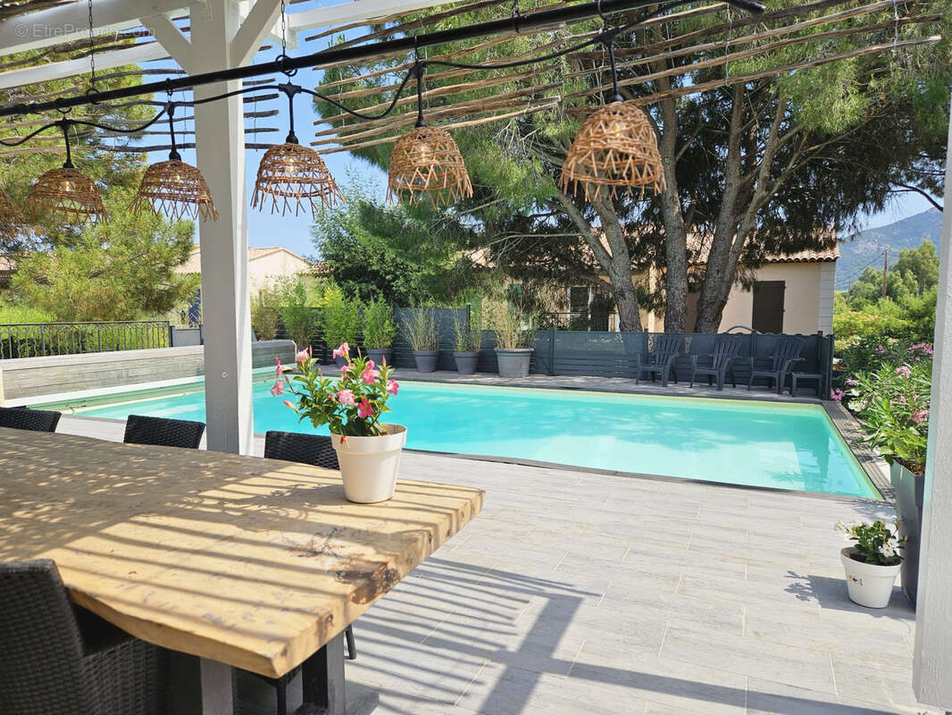 Maison à PLAN-DE-LA-TOUR